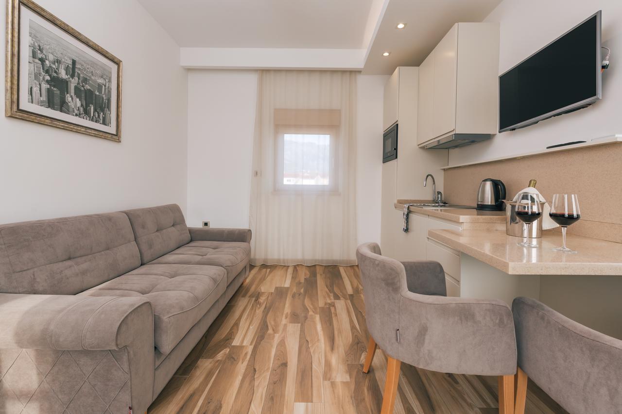 Villa Royal Apartments Tivat Kültér fotó